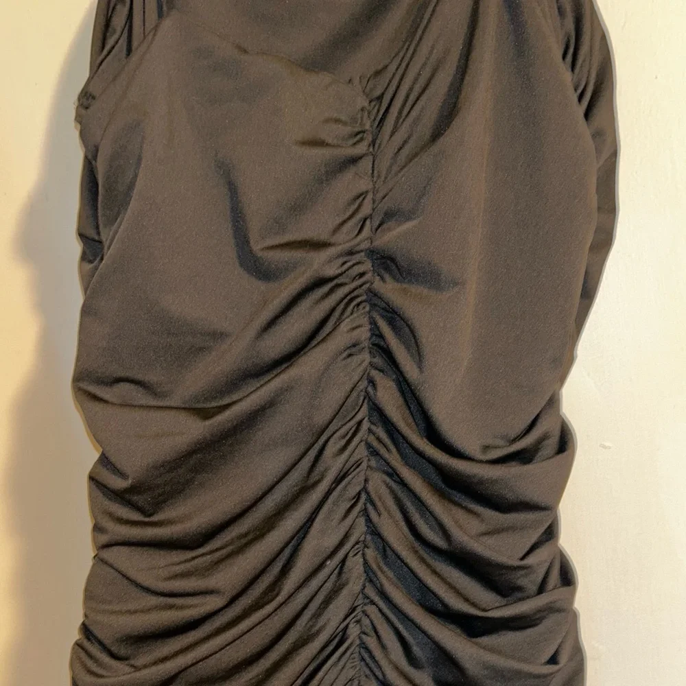 Black elegant dress - Picture 2 of 3